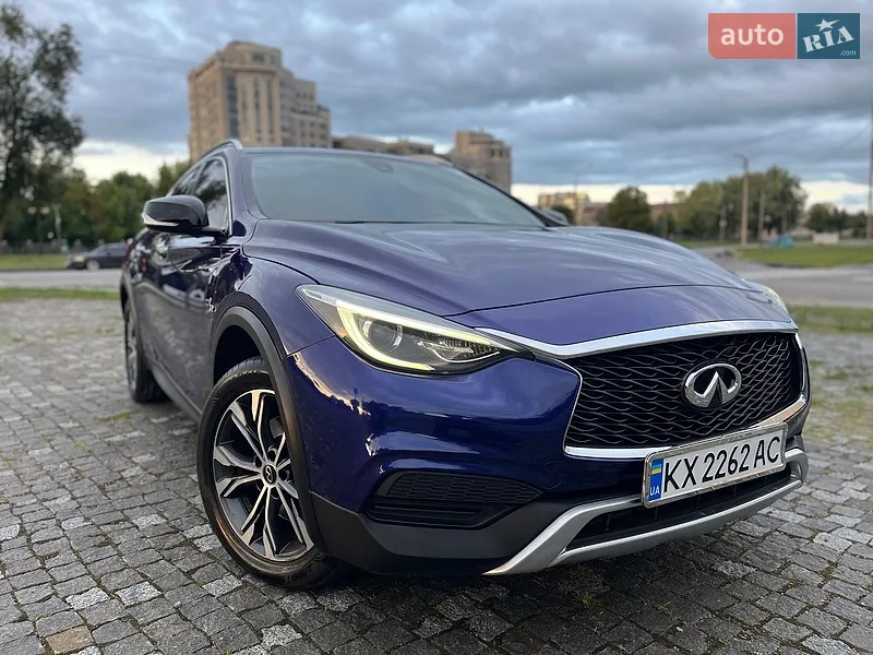Infiniti QX30