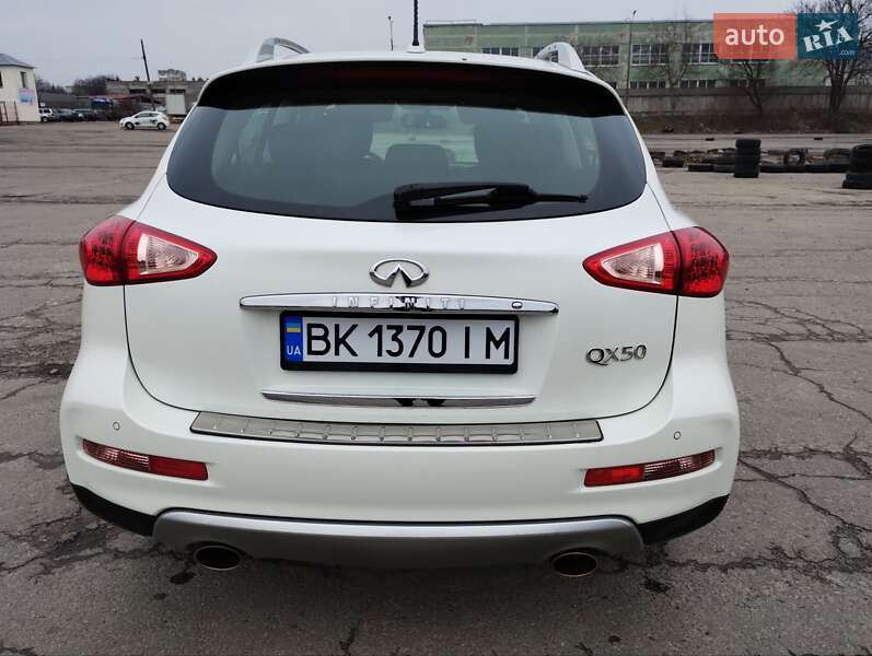 Внедорожник / Кроссовер Infiniti QX50 2017 в Ровно