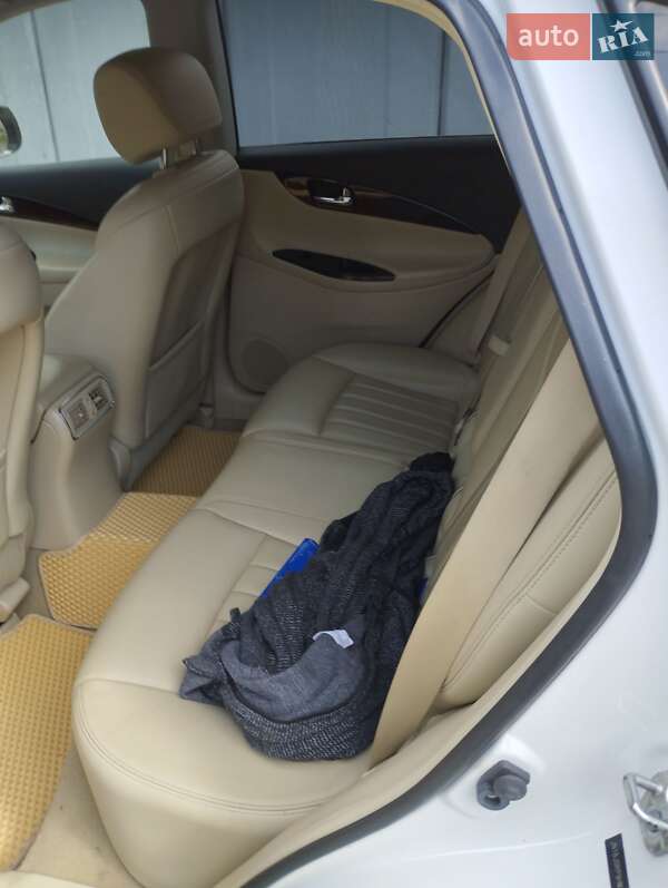 Внедорожник / Кроссовер Infiniti QX50 2017 в Киеве