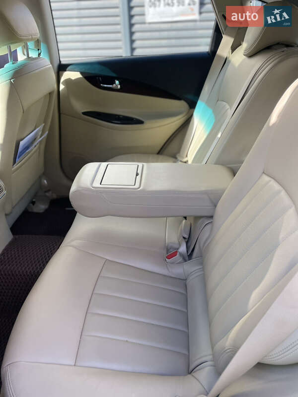 Позашляховик / Кросовер Infiniti QX50 2016 в Вінниці