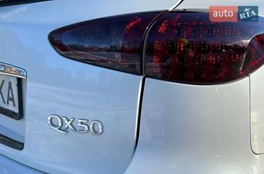 Внедорожник / Кроссовер Infiniti QX50 2016 в 