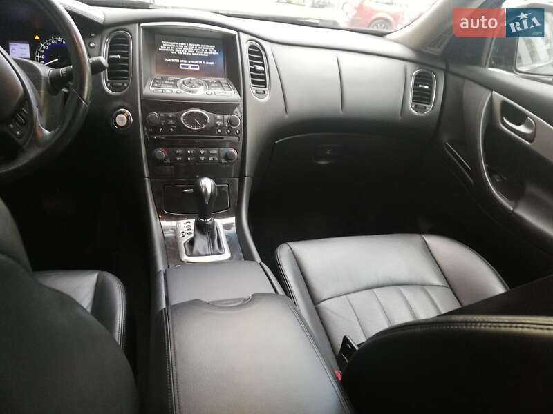 Внедорожник / Кроссовер Infiniti QX50 2015 в Ивано-Франковске