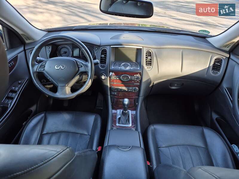 Позашляховик / Кросовер Infiniti QX50 2017 в Миколаєві