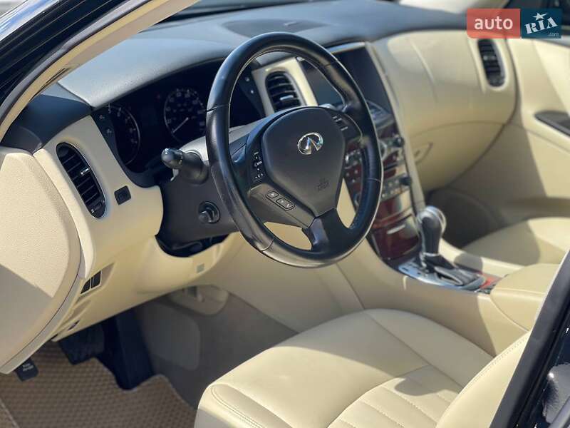 Внедорожник / Кроссовер Infiniti QX50 2017 в Киеве