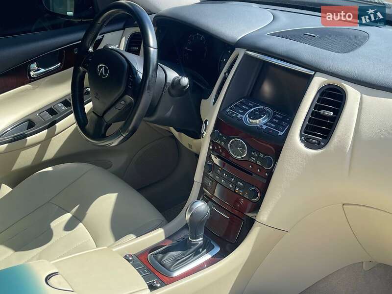 Внедорожник / Кроссовер Infiniti QX50 2017 в Киеве