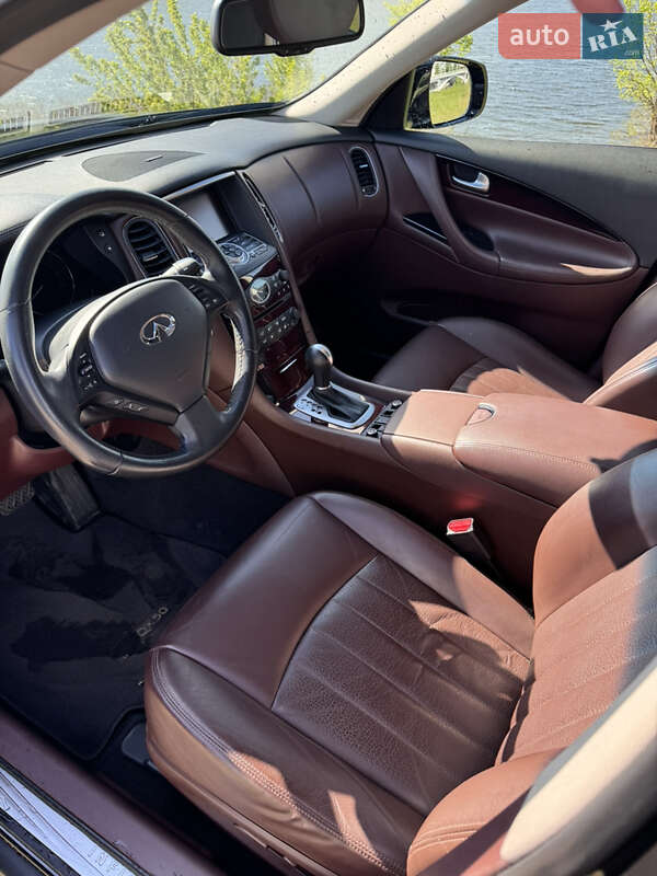 Внедорожник / Кроссовер Infiniti QX50 2016 в Киеве