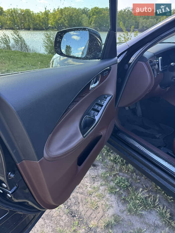 Внедорожник / Кроссовер Infiniti QX50 2016 в Киеве