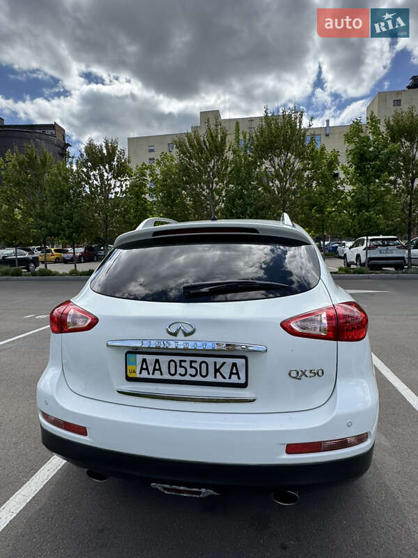 Внедорожник / Кроссовер Infiniti QX50 2013 в Киеве