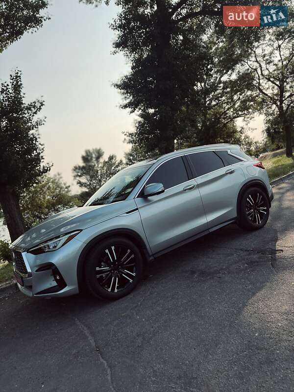 Позашляховик / Кросовер Infiniti QX50 2021 в 