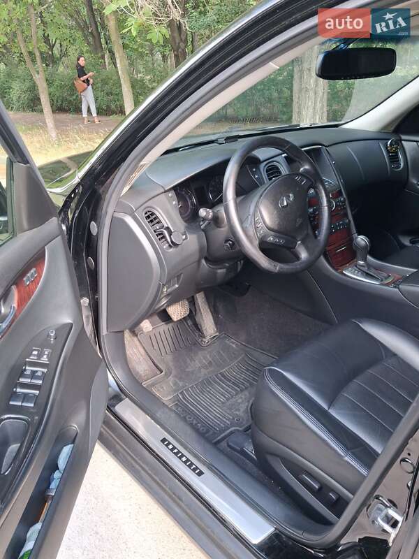 Внедорожник / Кроссовер Infiniti QX50 2017 в Запорожье