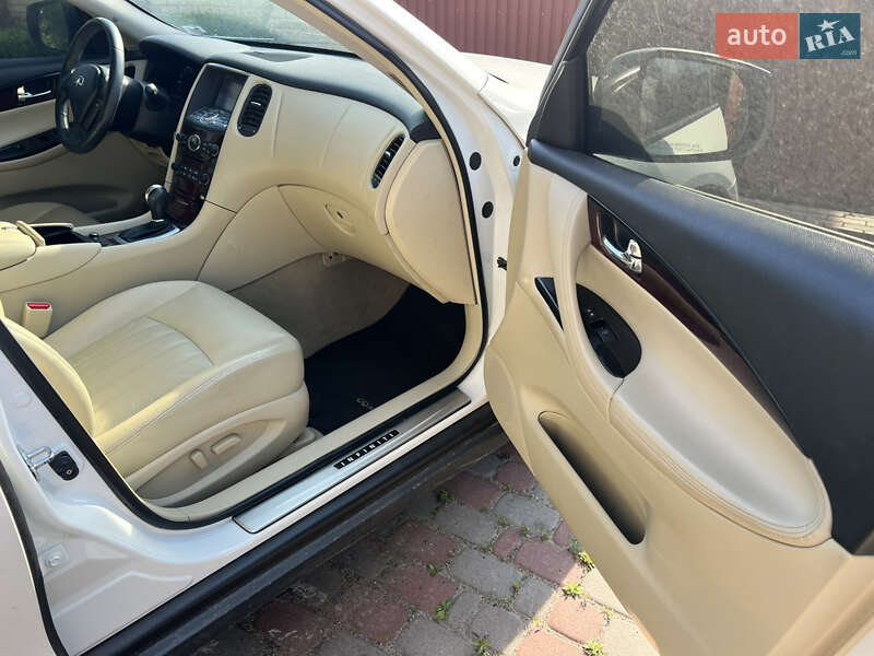 Внедорожник / Кроссовер Infiniti QX50 2017 в Киеве