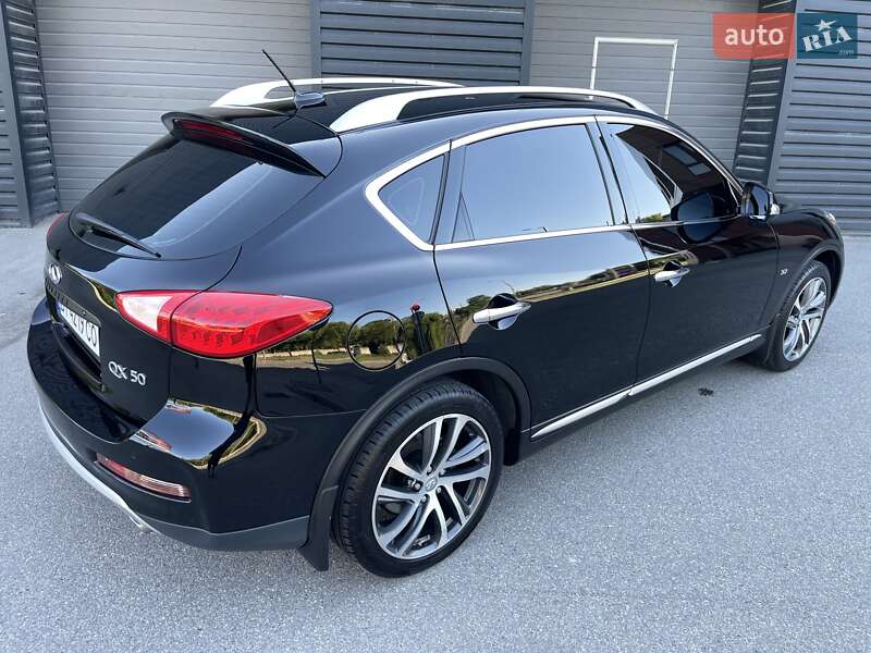 Позашляховик / Кросовер Infiniti QX50 2016 в Харкові