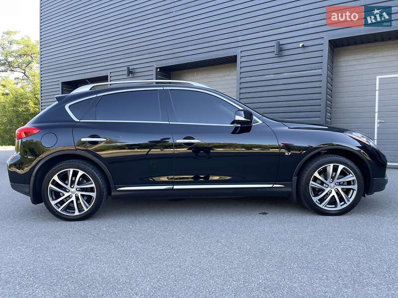 Позашляховик / Кросовер Infiniti QX50 2016 в Харкові