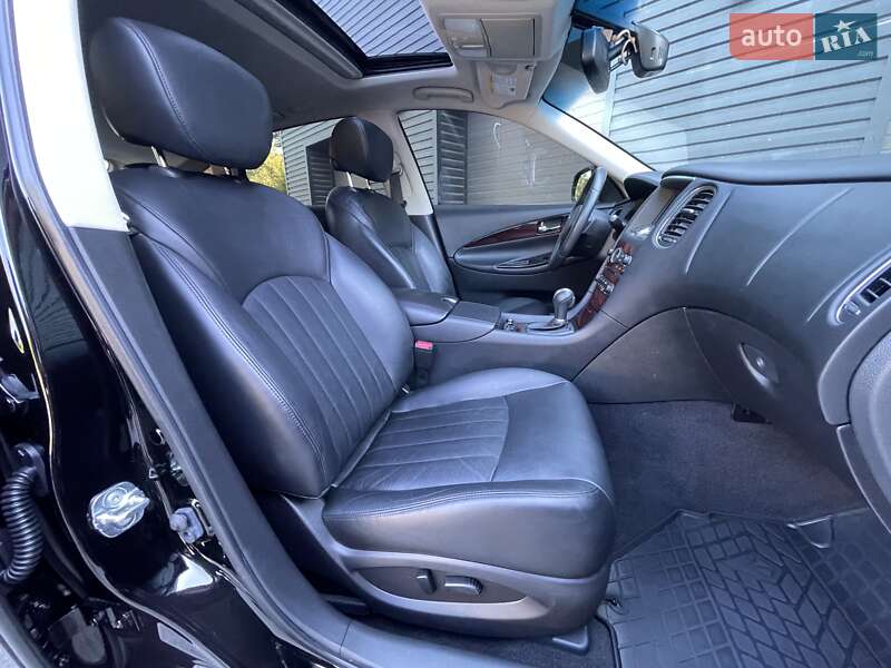 Позашляховик / Кросовер Infiniti QX50 2016 в Харкові
