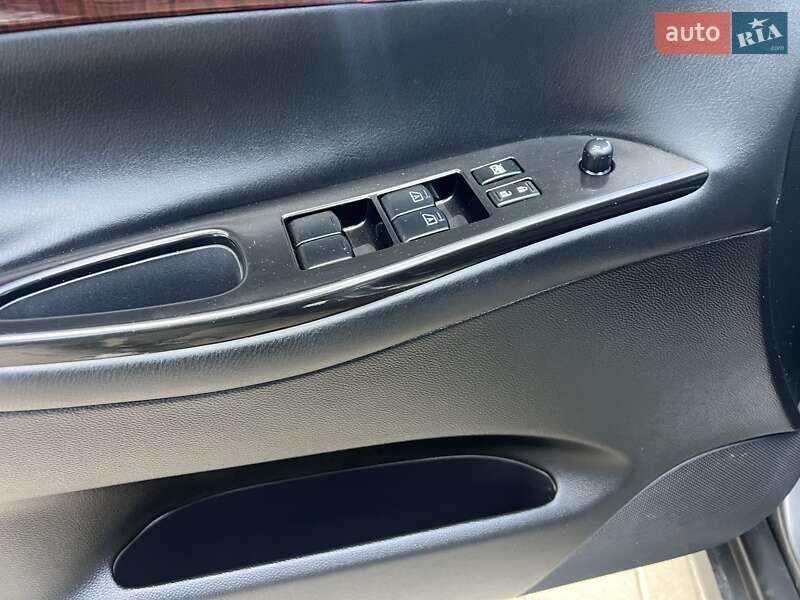 Внедорожник / Кроссовер Infiniti QX50 2015 в Киеве