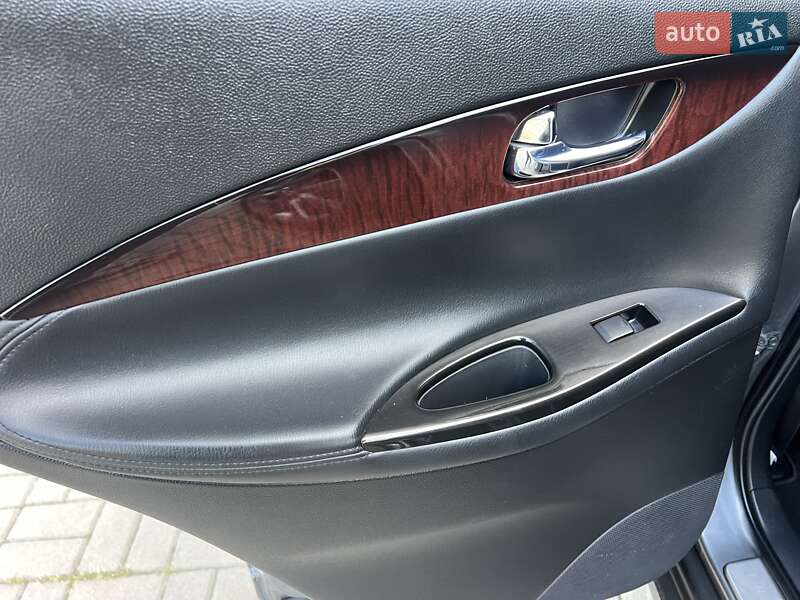 Внедорожник / Кроссовер Infiniti QX50 2015 в Киеве