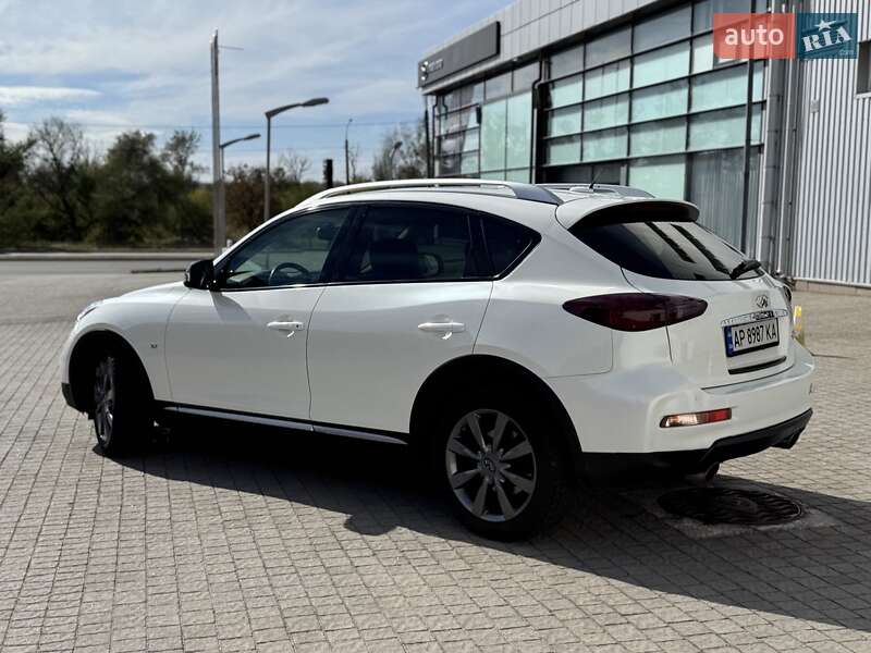 Внедорожник / Кроссовер Infiniti QX50 2016 в Запорожье