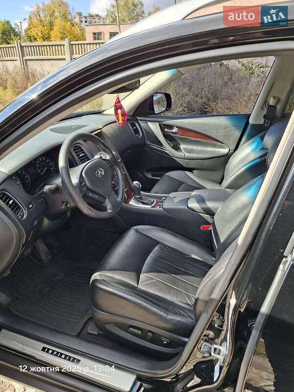 Внедорожник / Кроссовер Infiniti QX50 2016 в Золотоноше
