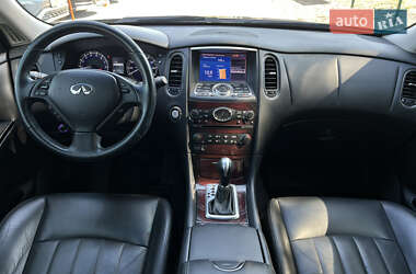 Внедорожник / Кроссовер Infiniti QX50 2017 в 