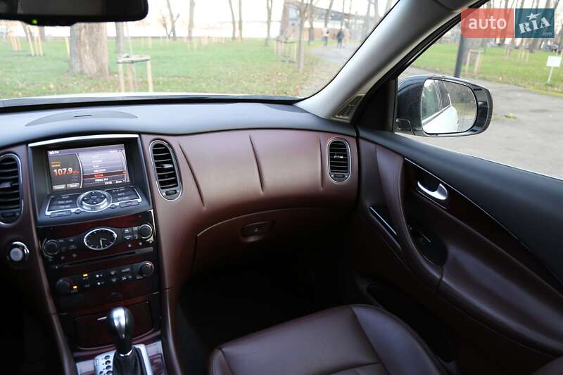 Внедорожник / Кроссовер Infiniti QX50 2017 в Киеве