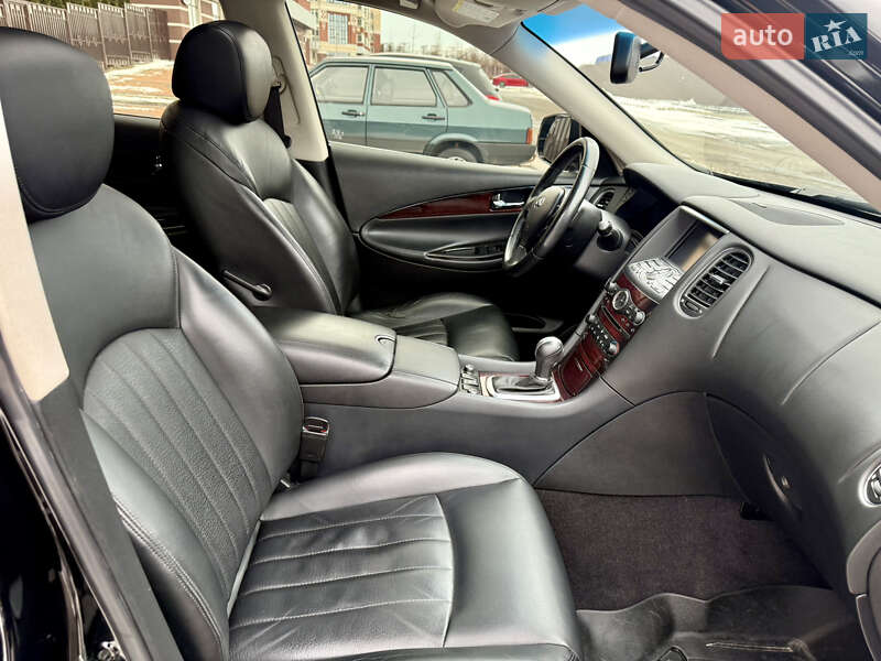 Позашляховик / Кросовер Infiniti QX50 2017 в Умані