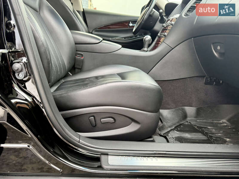 Позашляховик / Кросовер Infiniti QX50 2017 в Умані