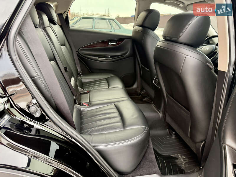 Позашляховик / Кросовер Infiniti QX50 2017 в Умані