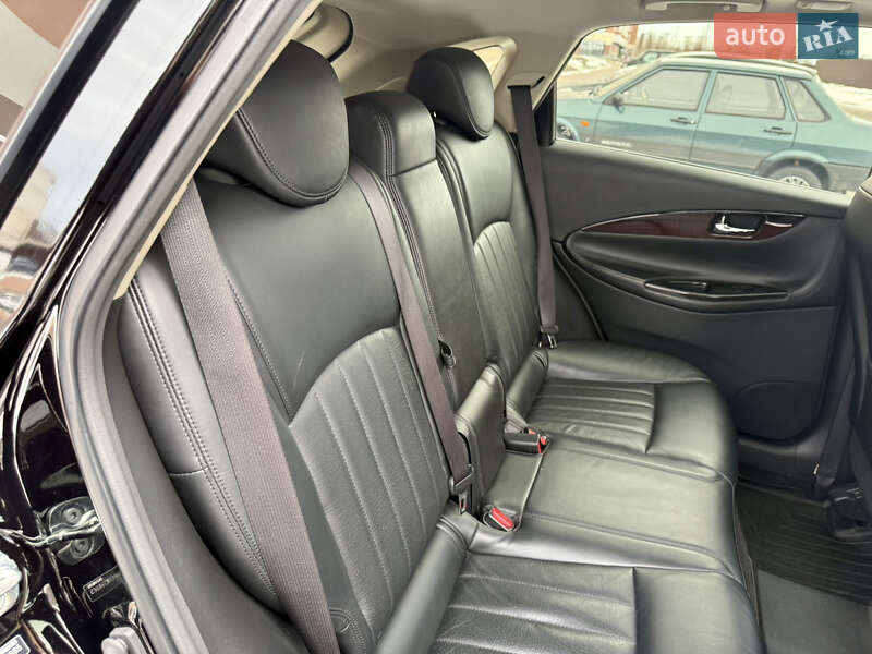 Позашляховик / Кросовер Infiniti QX50 2017 в Умані