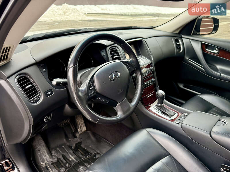 Позашляховик / Кросовер Infiniti QX50 2017 в Умані