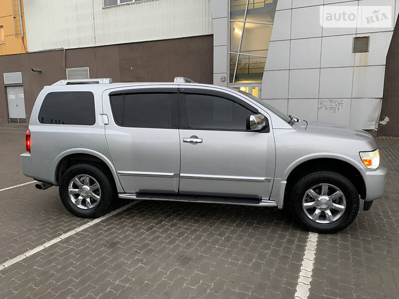 Позашляховик / Кросовер Infiniti QX56 2004 в Львові