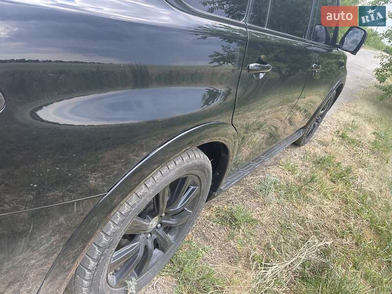 Внедорожник / Кроссовер Infiniti QX56 2011 в Запорожье