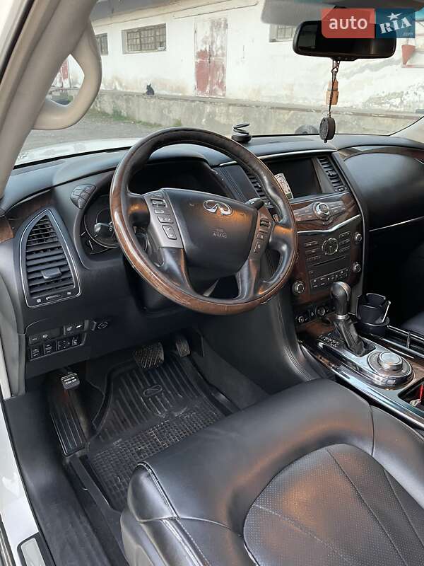 Позашляховик / Кросовер Infiniti QX56 2011 в Чернівцях
