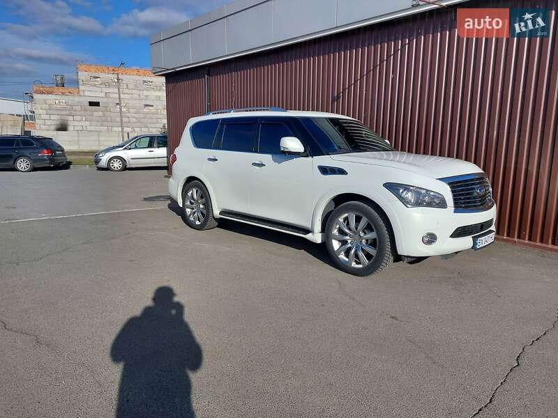 Позашляховик / Кросовер Infiniti QX56 2010 в 