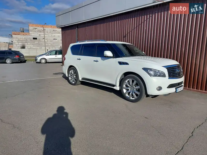 Позашляховик / Кросовер Infiniti QX56 2010 в 