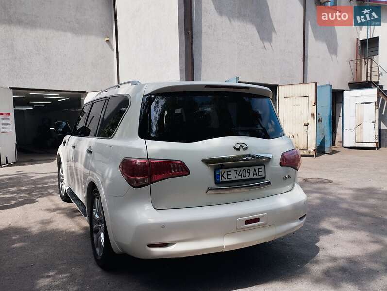Позашляховик / Кросовер Infiniti QX56 2011 в Кам'янському