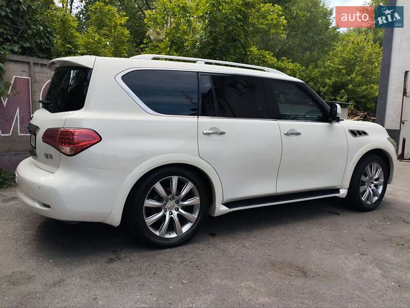 Позашляховик / Кросовер Infiniti QX56 2011 в Кам'янському