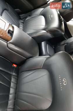 Внедорожник / Кроссовер Infiniti QX56 2011 в 