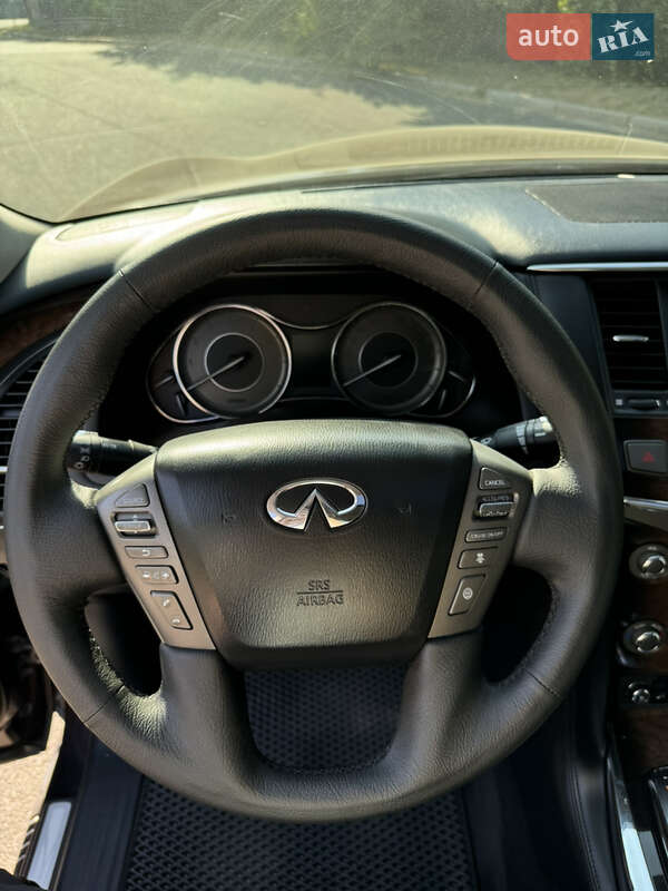 Внедорожник / Кроссовер Infiniti QX56 2010 в Чернигове