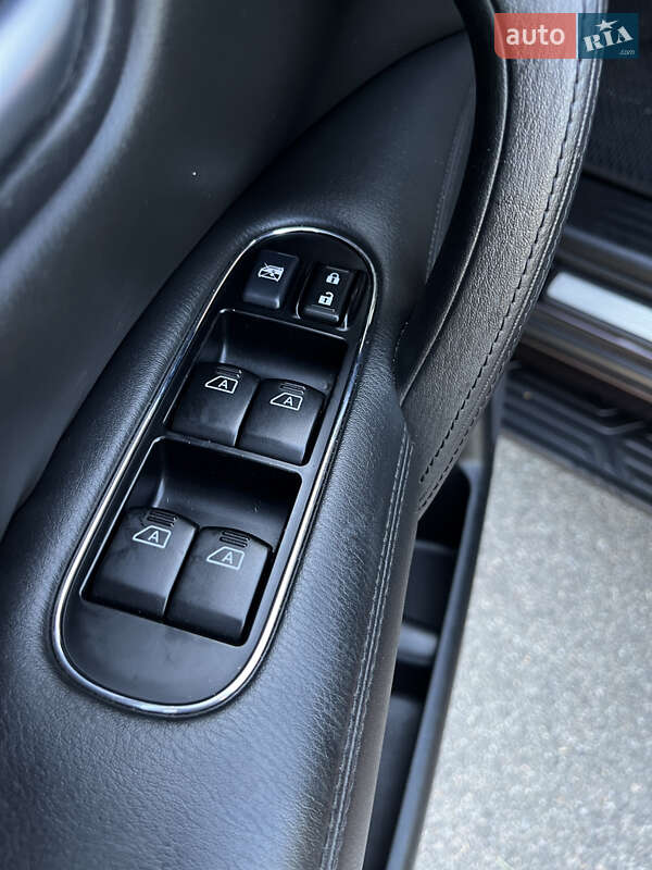 Внедорожник / Кроссовер Infiniti QX56 2010 в Чернигове