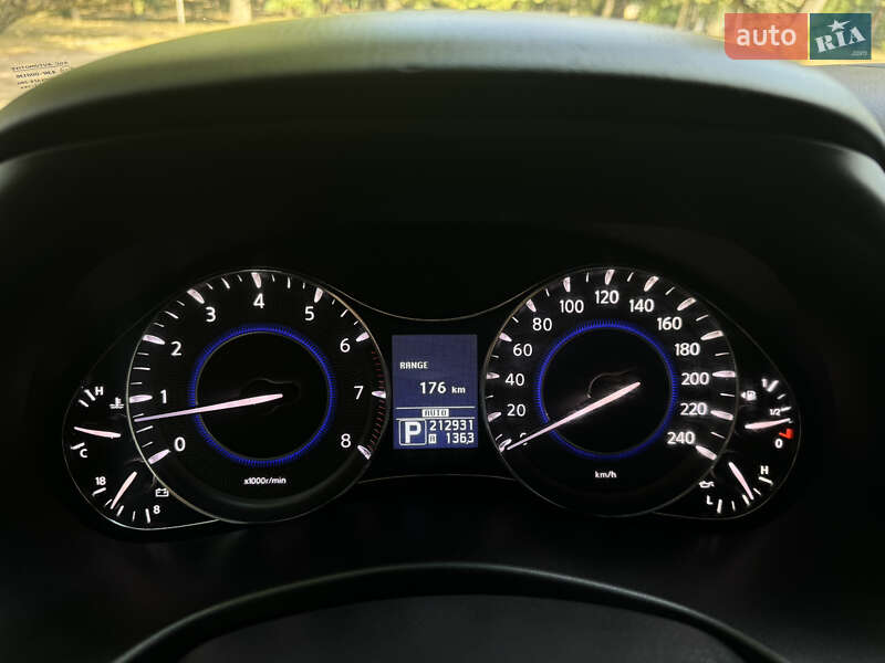 Внедорожник / Кроссовер Infiniti QX56 2010 в Чернигове