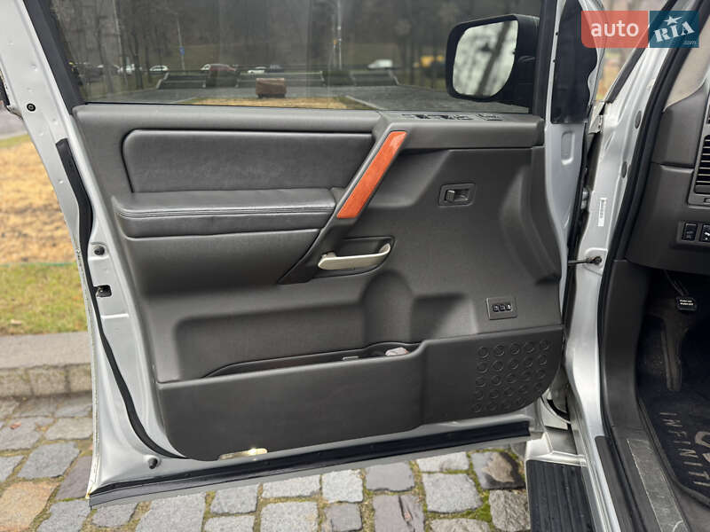 Позашляховик / Кросовер Infiniti QX56 2005 в Києві