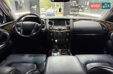 Внедорожник / Кроссовер Infiniti QX56 2010 в 