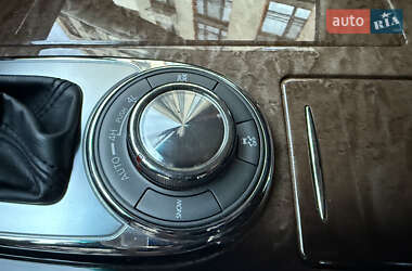 Позашляховик / Кросовер Infiniti QX56 2011 в 