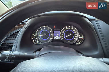 Позашляховик / Кросовер Infiniti QX56 2011 в 