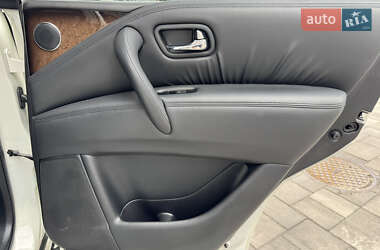 Внедорожник / Кроссовер Infiniti QX56 2011 в 