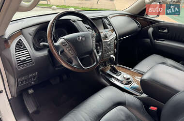 Внедорожник / Кроссовер Infiniti QX56 2011 в 