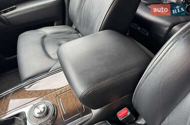 Внедорожник / Кроссовер Infiniti QX56 2011 в 