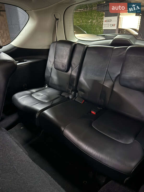 Внедорожник / Кроссовер Infiniti QX56 2012 в Одессе