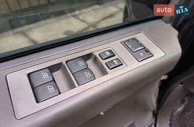 Внедорожник / Кроссовер Infiniti QX56 2005 в 