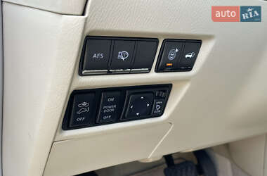 Внедорожник / Кроссовер Infiniti QX56 2011 в 